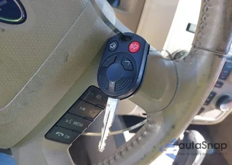 2009 Ford Escape Xlt z USA, uszkodzony, nr VIN 1FMCU03G19KA51417